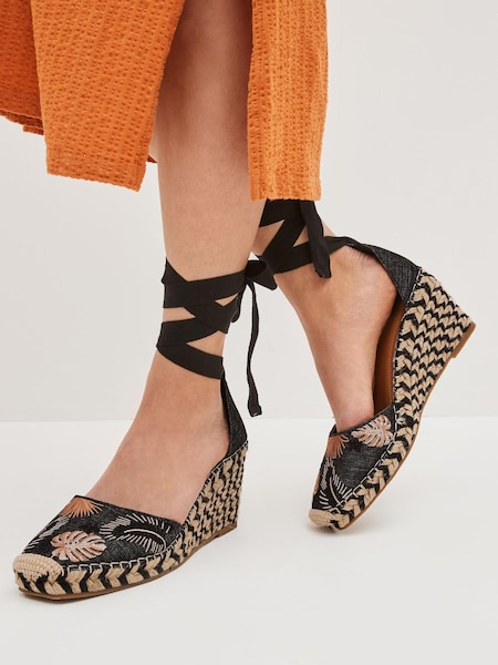 Schwarz - Forever Comfort® Wrap Square Toe Wedges (A9B419) | 37 €