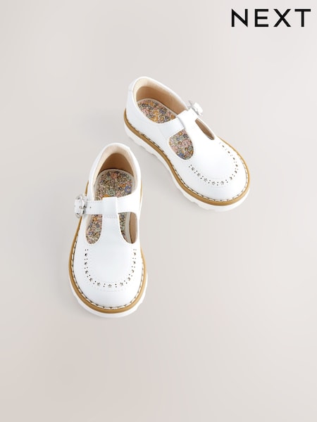 White Wide Fit (G) T-Bar Shoes (AA0123) | R$ 195 - R$ 215
