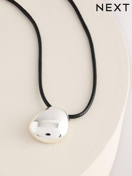 Silver Tone Corded Pendant Short Necklace (AA1634) | €13