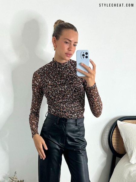 Style Cheat Capani High Neck Animal Leopard Print Top (AA1908) | €23