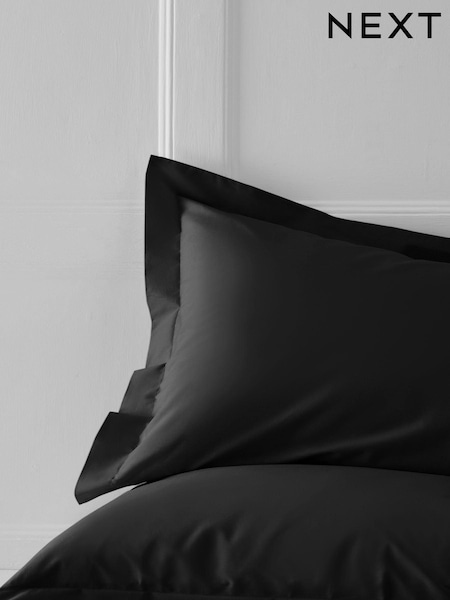 Set of 2 Black Cotton Rich Pillowcases (AA5344) | €8 - €10