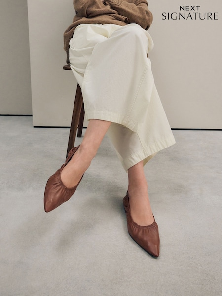 Tan Brown Signature Premium Leather Point Toe Ruched Ballerinas (AA6854) | €45