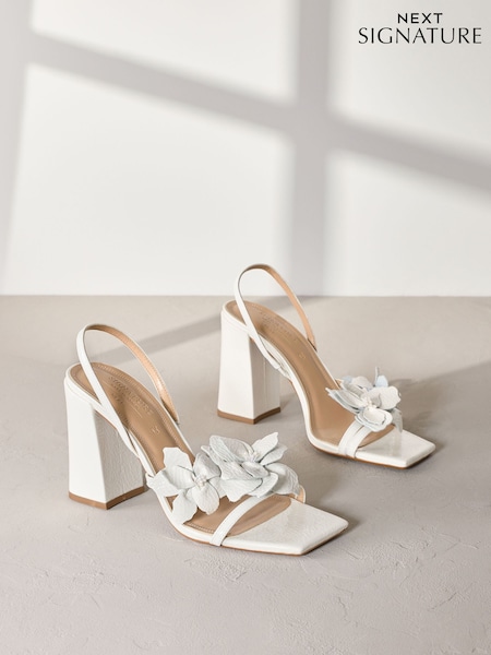 Norsunluu - Signature Premium Leather Flower Detail Square Block Heel Sandals (AA6899) | €118