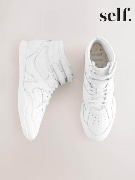 self. White Leather High-top Lace Up Trainers (AA7431) | R$ 585
