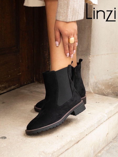 Linzi Black Holland Wide Fit Faux Suede Chelsea Boots With Stretch Panel (AA7686) | €51
