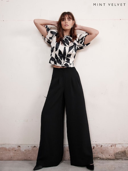 Mint Velvet Black Wide Leg Trousers (AC1052) | ₪679