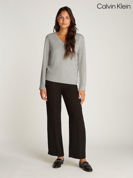Calvin Klein Grey Cashmere V-Neck Long Sleeved Jumper (AC2369) | €176