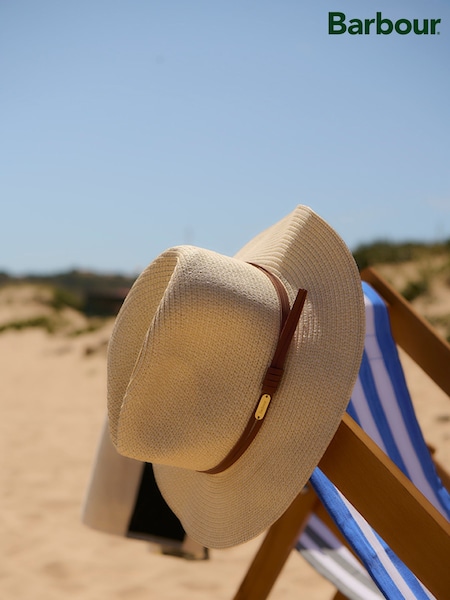 Barbour® Evelyn Braid Crochet Trilby Hat (AC5729) | 58 €
