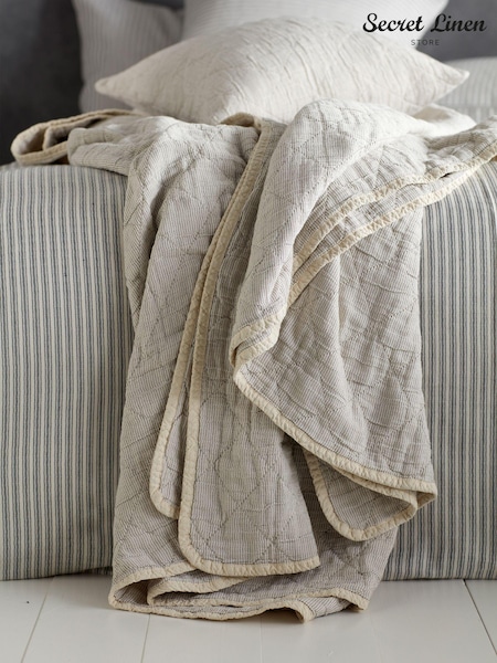 Secret Linen Store Black/Natural Stripe Stripe 100% Cotton Quilted Throw (AC7852) | €118