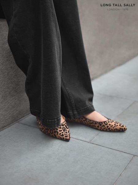 Long Tall Sally Brown Flat Point Mary Jane Shoes (AC9021) | €56