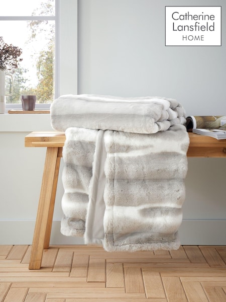 Catherine Lansfield Flint Soft and Cosy Faux Fur Throw (AD3336) | R$ 375