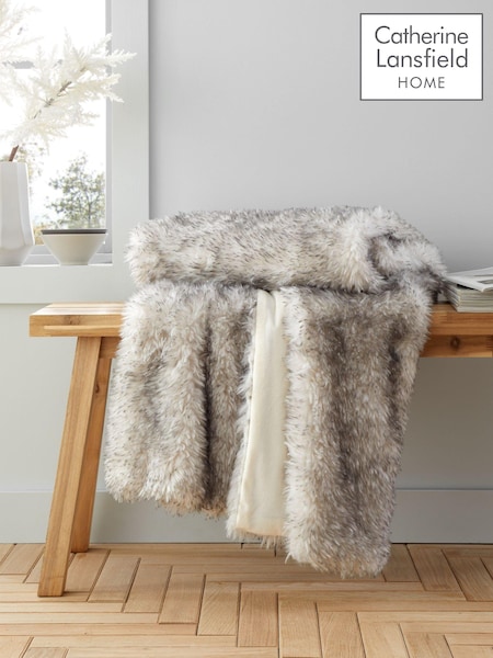Catherine Lansfield Silver and Grey Arctic Fox Soft and Cosy Faux Fur Throw (AD3461) | €43