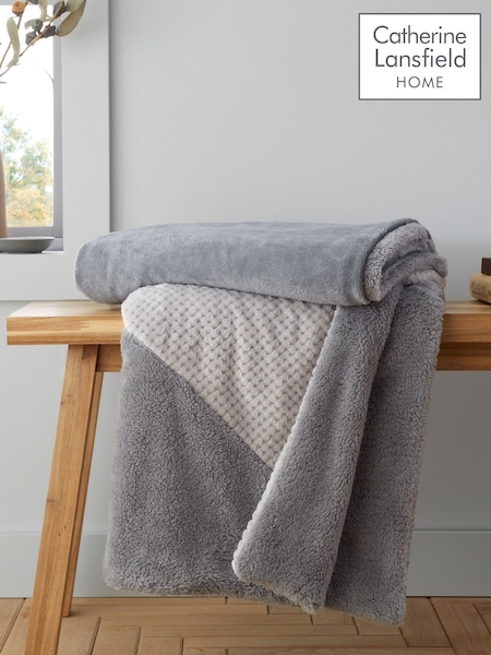 Catherine Lansfield Grey Soft and Cosy Larsson Geo Fleece Throw (AD3506) | €33