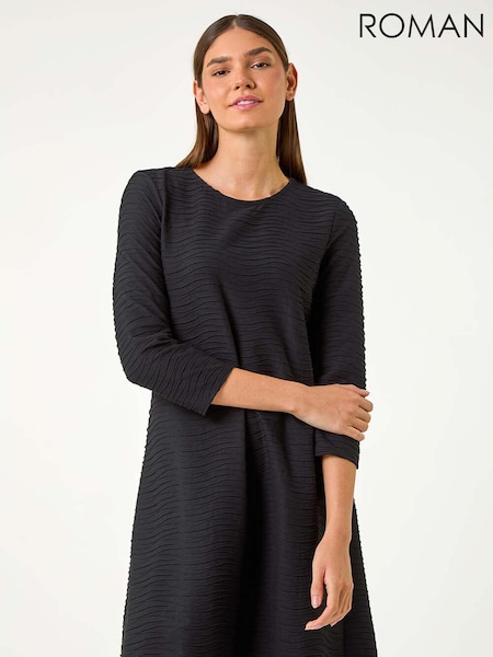 Roman Black Textured A-Line Stretch Dress (AD3673) | R$ 510