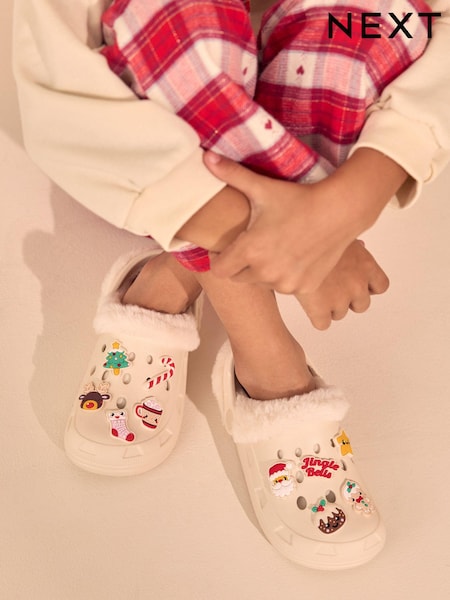 White Badge Faux Fur Lined Christmas Clog Slippers (AD4265) | AED49 - AED60