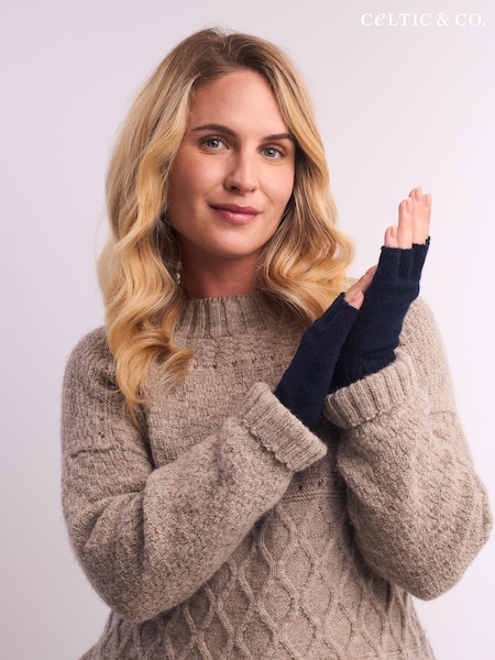 Celtic & Co. Supersoft Fingerless Gloves (AD4609) | €45