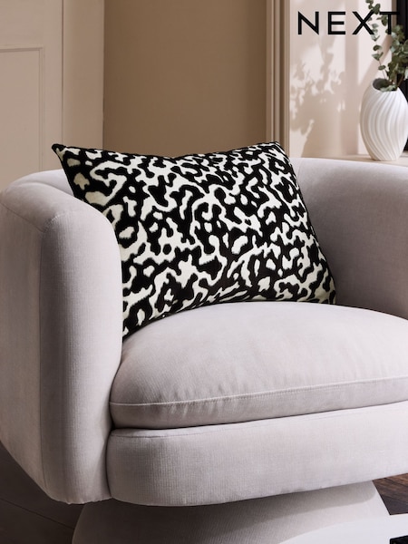 Abstract Cut Velvet Cushion (AD6805) | ‏130 د.إ.‏