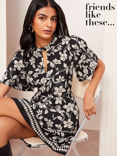 Friends Like These Black & White Riviera Keyhole Flutter Sleeve Mini Dress (AD7984) | €52