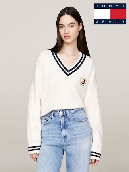 Tommy Jeans Crest Cable V-Neck White Sweater (AD8882) | ₪478