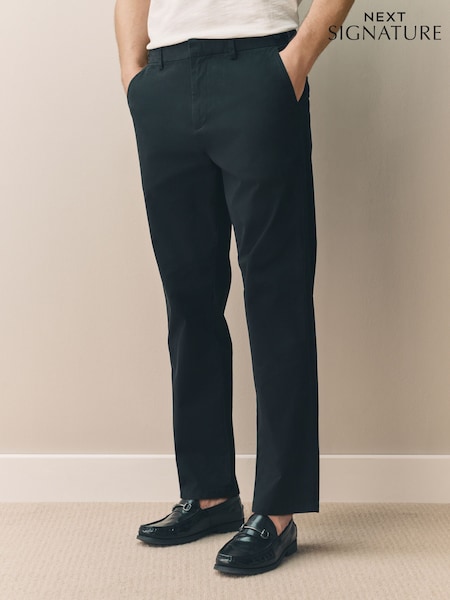 črna - Raven kroj - Signature Supima Cotton Blend Chinos Trousers (AE0435) | € 43