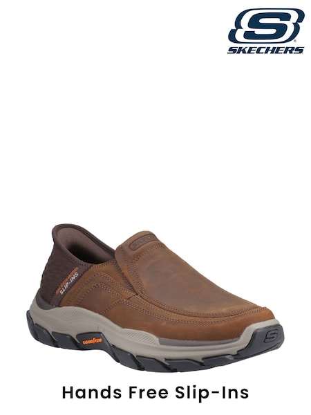 Skechers Respected Elgin Slip In Wide Fit Shoes (AE6377) | €131