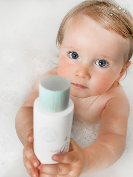 Little Butterfly London Bubbles in the Breeze Top To Toe Wash 100ml 200ml (AE9077) | €26.50