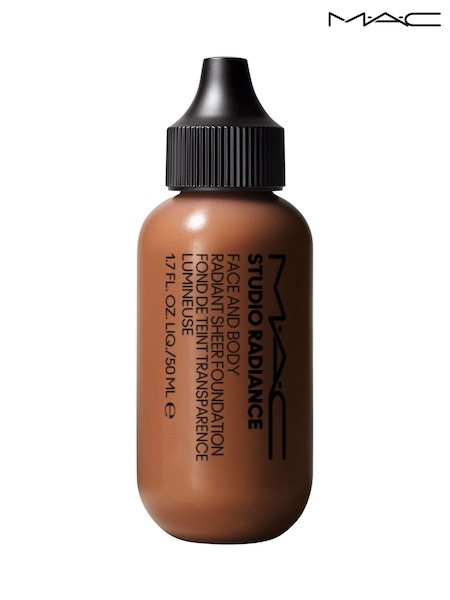 MAC Studio Radiance Face and Body Radiant Sheer Foundation (AF1915) | €46