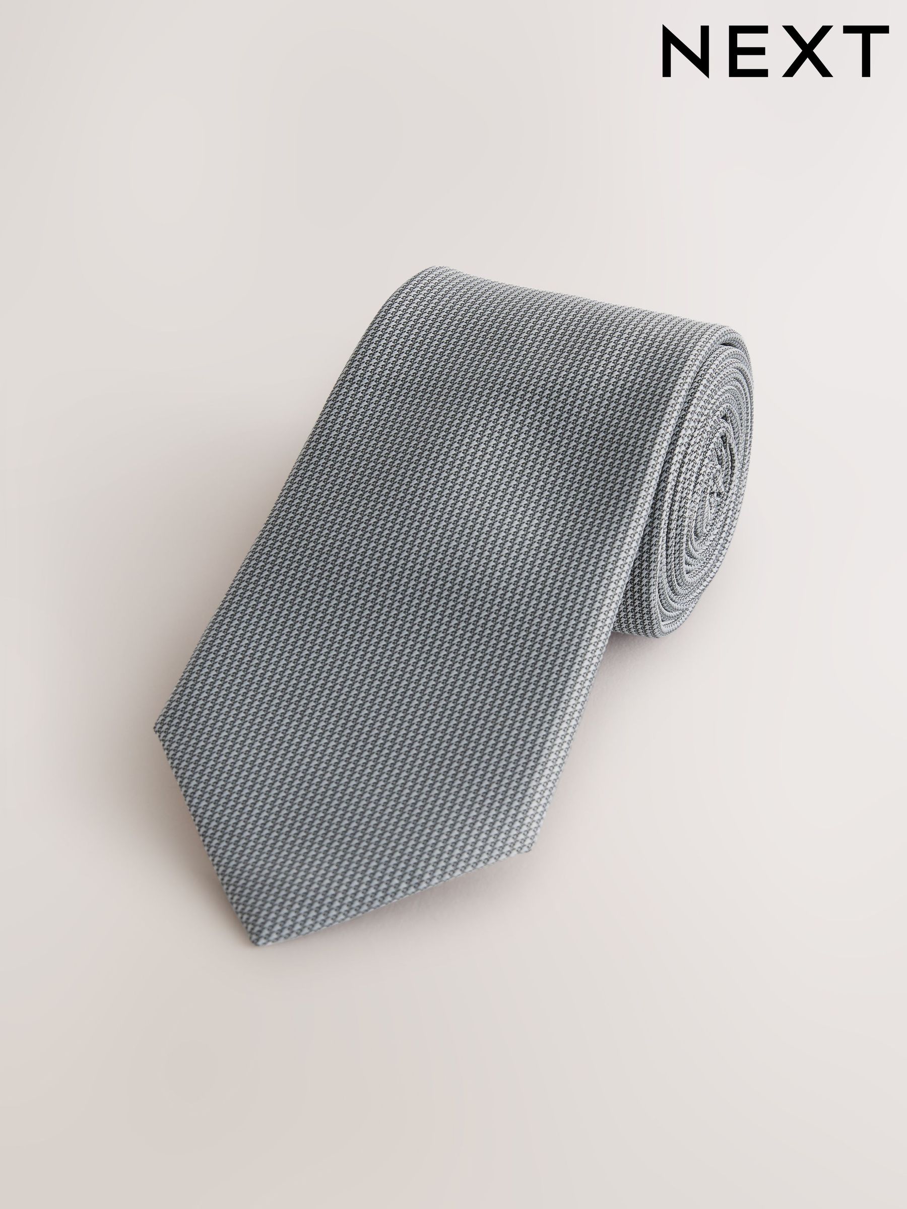 how to tie a bow with a hanging loop