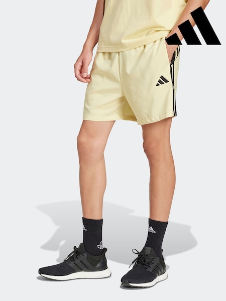adidas Light Yellow Essentials 3-Stripes Chelsea Shorts (AF8720) | R$ 225