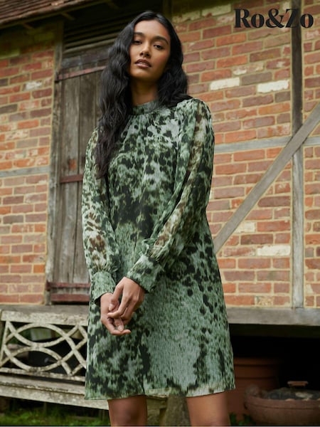 Ro&Zo Green Leopard Print High Neck Dress (AG2196) | €76