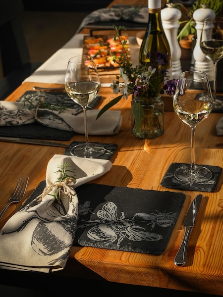 Selbrae House Bee Coaster and Placemat Set (AG2463) | ‏262 د.إ.‏