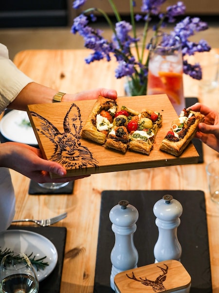 Selbrae House Hare Serving Board (AG2492) | € 47