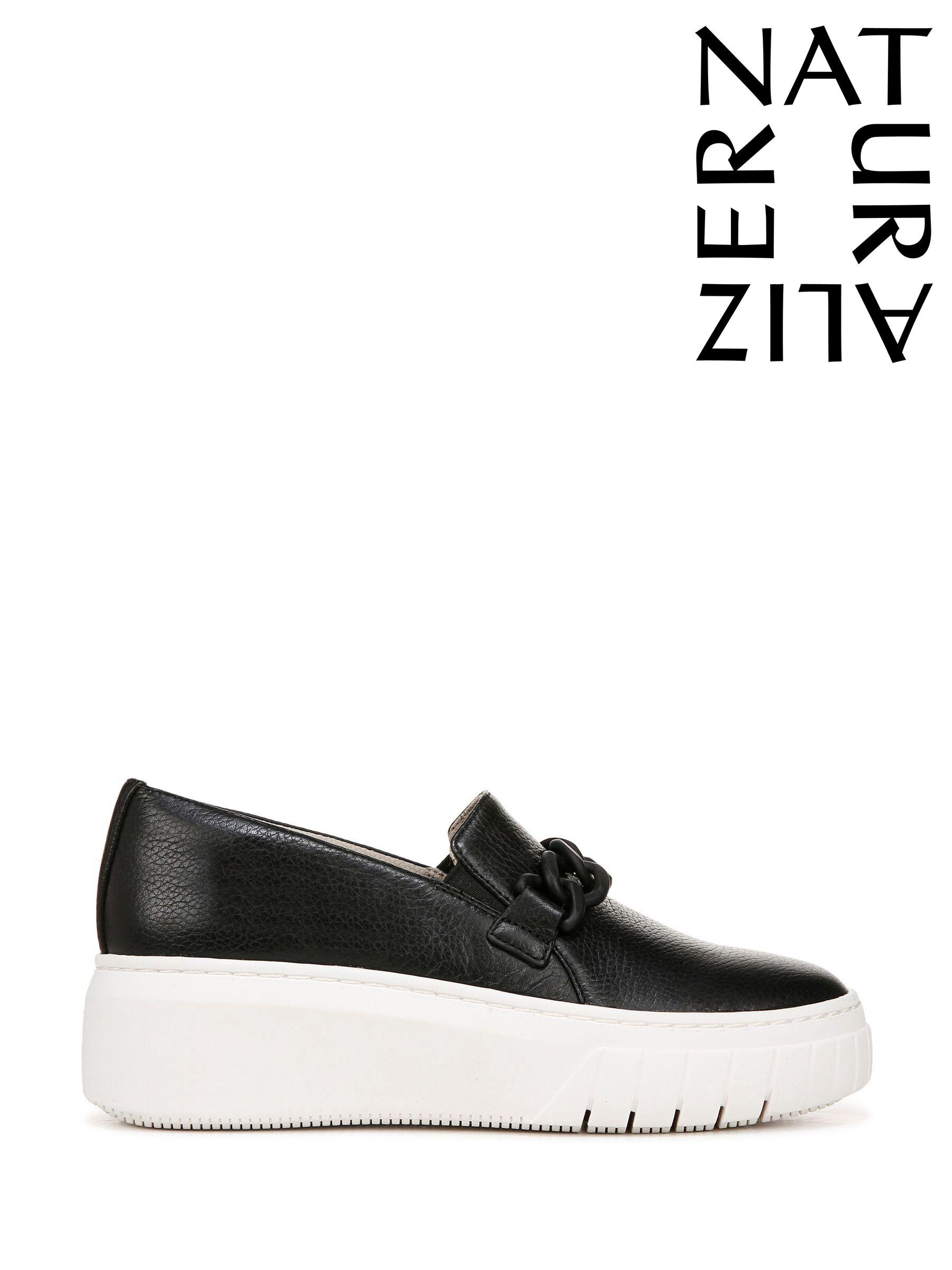 Naturalizer wide fit 2025