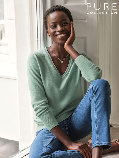 Pure Collection Cashmere V-Neck Jumper (AG5195) | €179