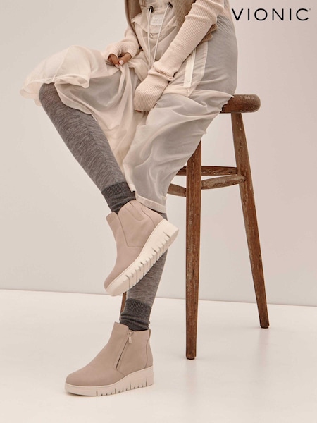 Vionic Uptown Sur Wide Fit Leather Ankle Boots (AG8557) | R$ 1,580