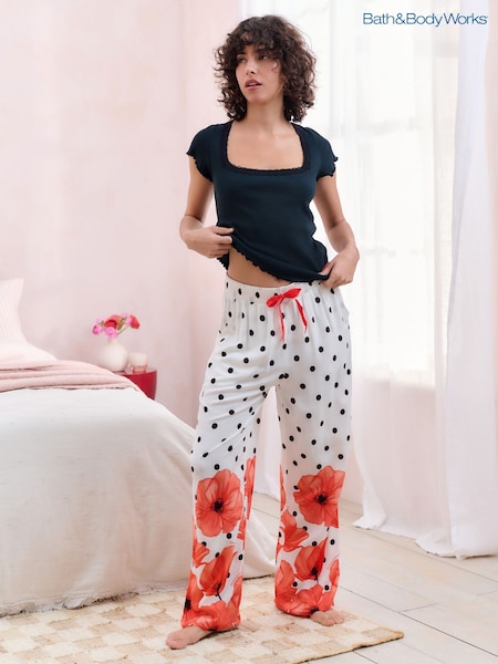 Bath & Body Works Red/White Poppy Short Sleeve Pyjamas Set (AG9244) | AED268