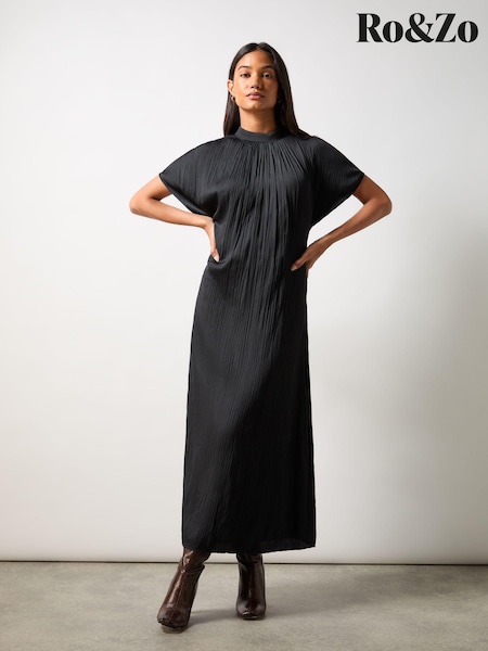 Ro&Zo Black High Neck Plisse Dress (AG9730) | €99