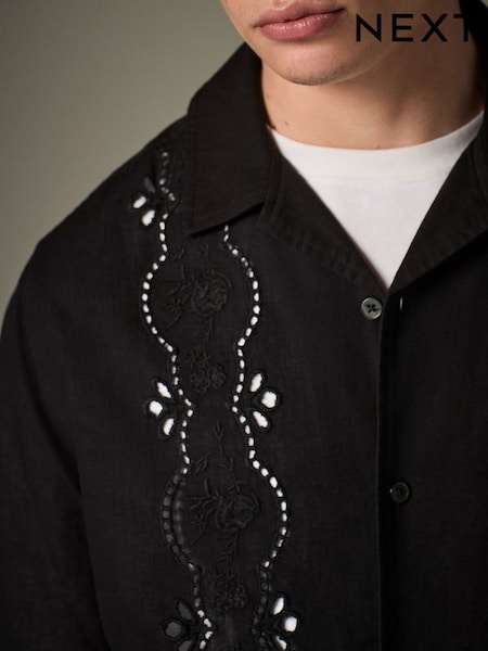 Black 100% Cotton Textured Broderie Short Sleeve Shirt (AH1080) | R$ 335