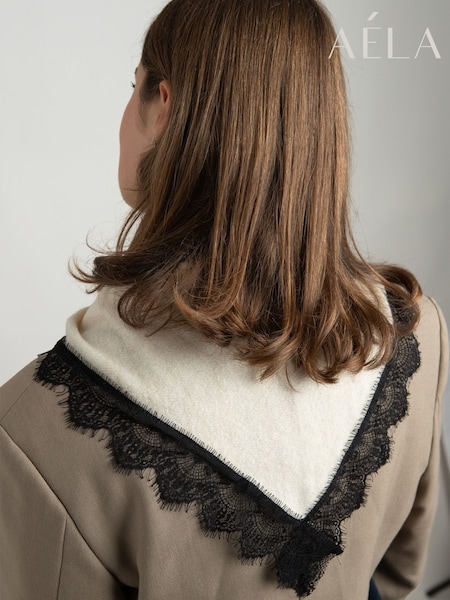 أبيض - Aela White Lace Knitted Scarf