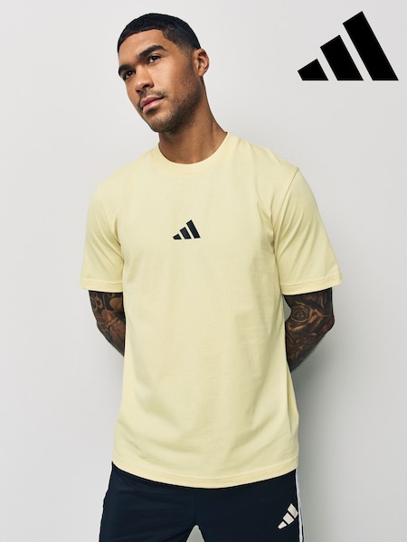 adidas Yellow Essentials Small Logo Single 100% Cotton Jersey T-Shirt (AH4547) | R$ 195