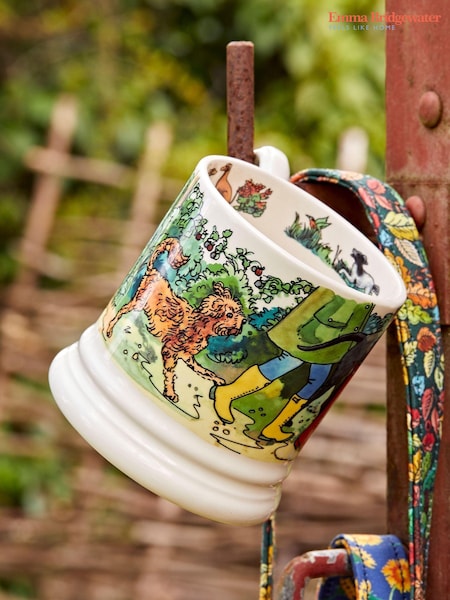 Emma Bridgewater Cream Favourite Dog Walks 1/2 Pint Mug (AJ0191) | R$ 245