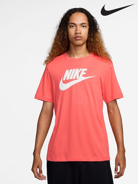 Magic Ember - Nike Ікона Футболка Футура (AJ1849) | 1 382 грн