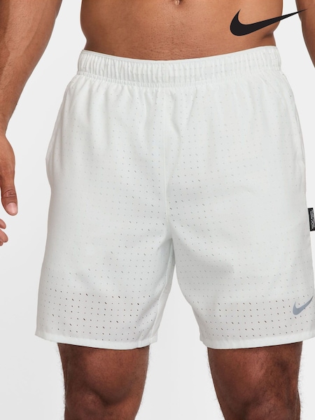 Nike Summit White Dri-FIT Breathe 7 inch Challenger 2 in 1 Running Shorts (AJ5174) | €60
