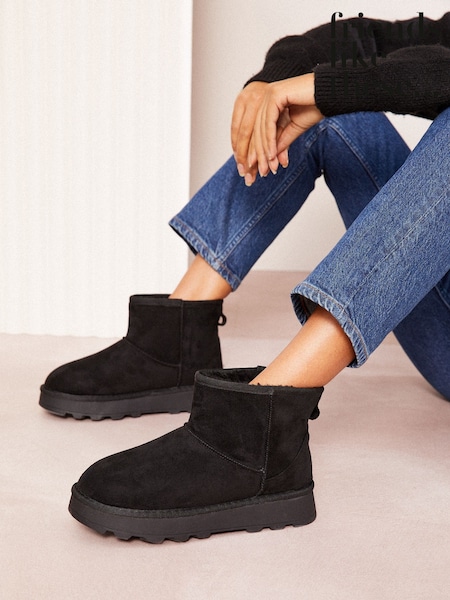 Friends Like These Black Cosy Faux Fur Lined Ankle Faux Suede Boots (AJ5855) | AED102