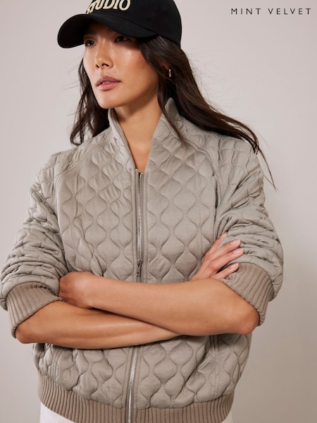 Mint Velvet Green Green Quilted Jacket (AJ6438) | €158