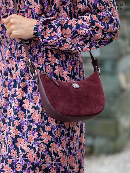 Roșu - Geantă de cruce Coniston Crescent Lakeland Leather (AJ6550) | 312 LEI