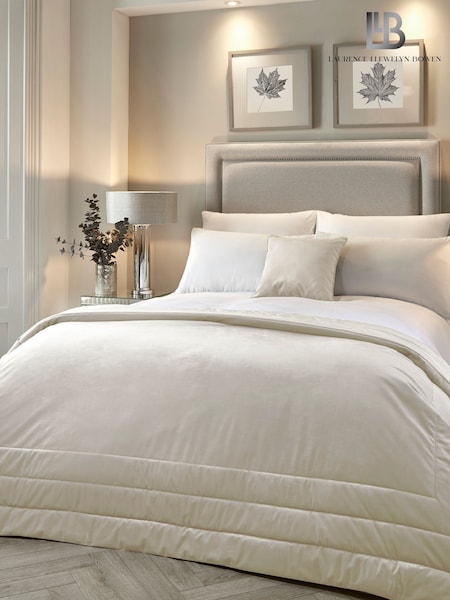 Laurence Llewelyn-bowen Velvet Chic Bedspread (AJ9402) | 475 zł