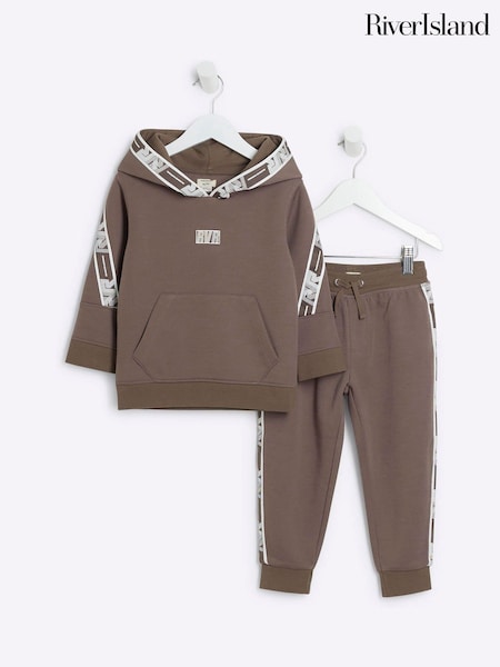 River Island Brown Regular Fit Boys Sporty Hoodie Jog Set (AJ9533) | €46