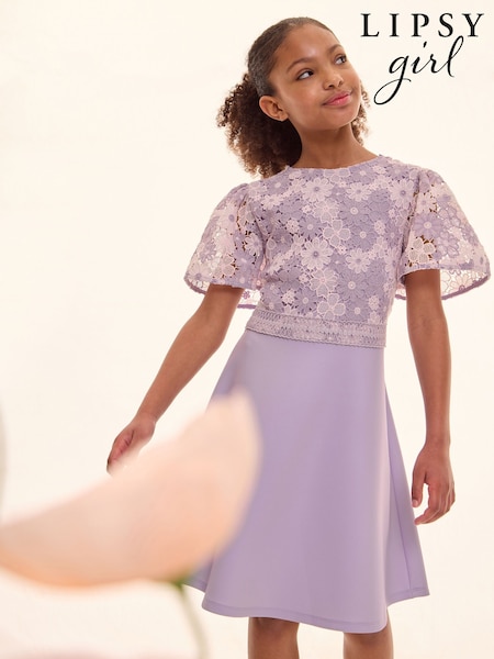 Lila Violetti 2-in-1 - Lipsy Flutter Sleeve Lace Occasion Mekko (5-16v) (AK1408) | €79 - €91