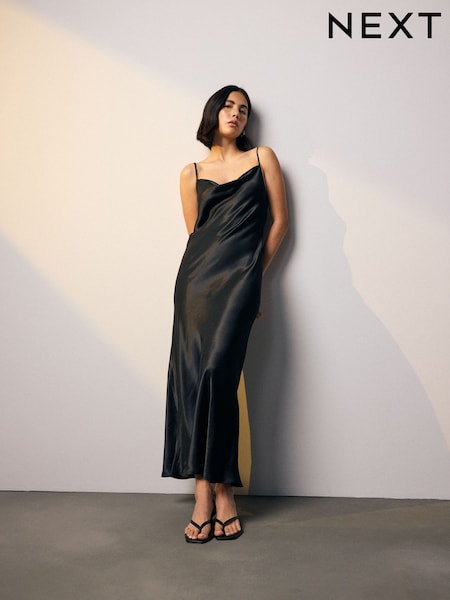Schwarz - Satin Cowl Neck Strappy Tie Back Midi Slip Dress (AK3143) | 70 €